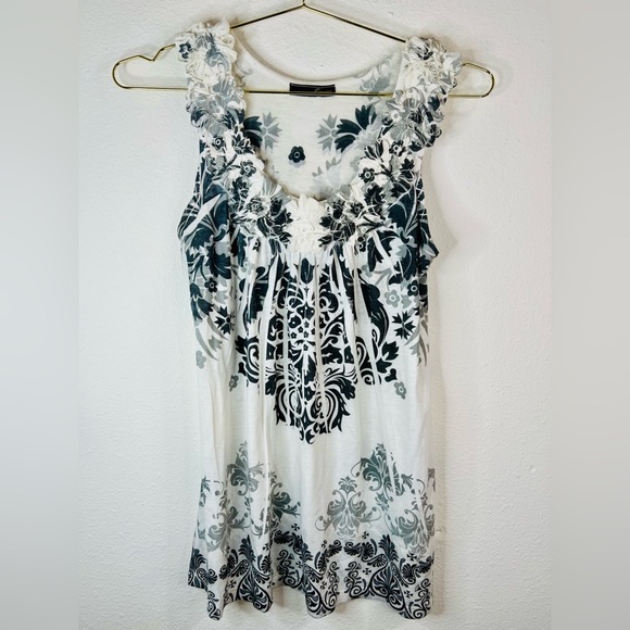 Espresso Women's Small Boho Floral Accent Sleeveless Tunic Top Black, Gray White - Picture 3 of 16